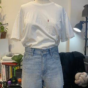 Levi’s Tee